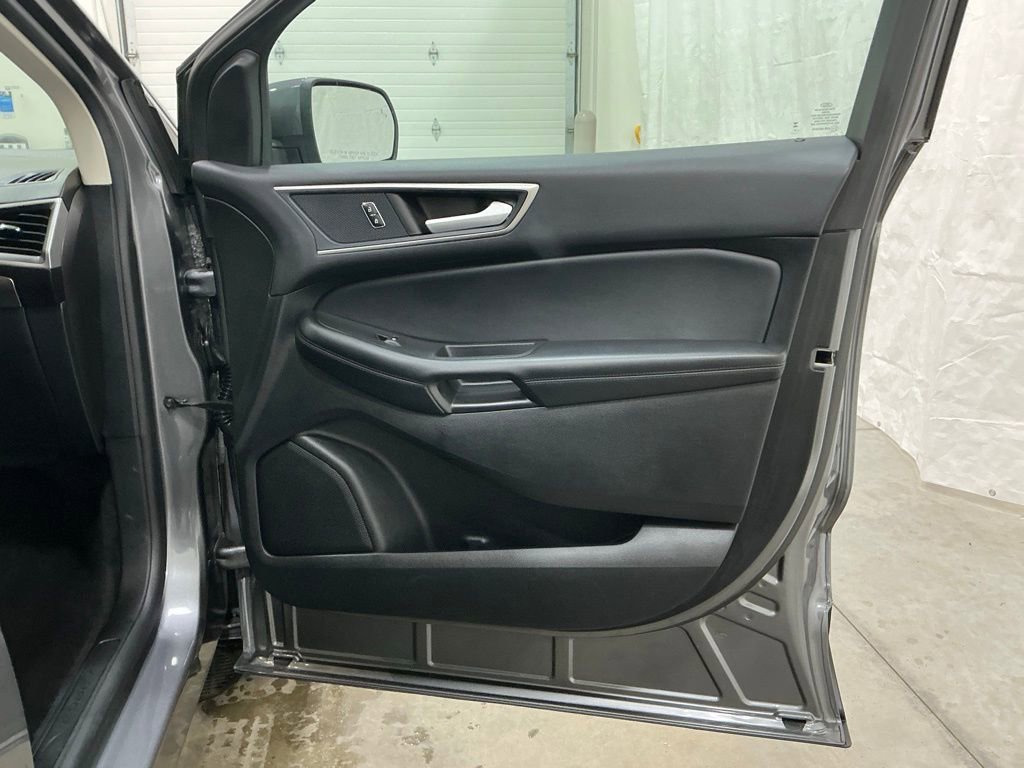 Used 2023 Ford Edge SEL image 30