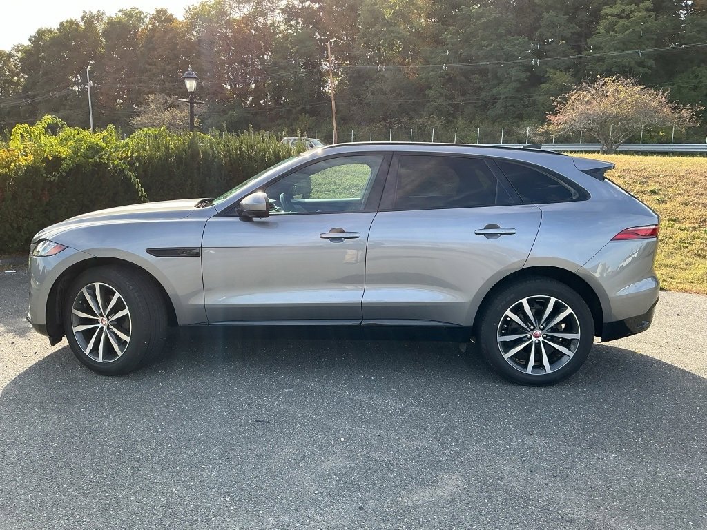 Used 2022 Jaguar F-PACE S image 7