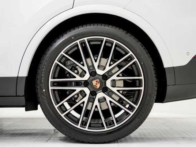 New 2026 Porsche Cayenne image 28