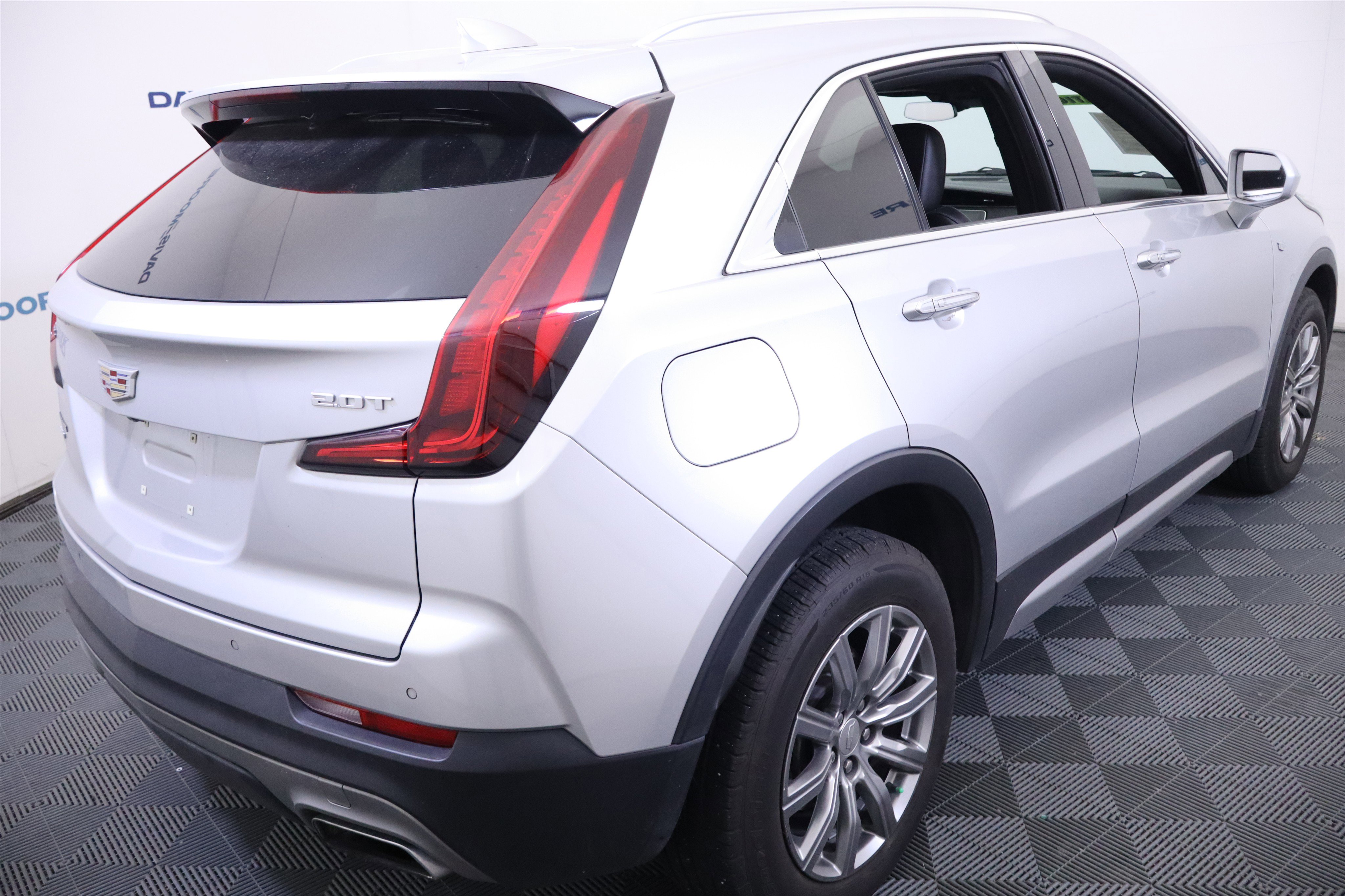 Used 2019 Cadillac XT4 Premium Luxury w/ Cold Weather Package AWD/4WD image 6