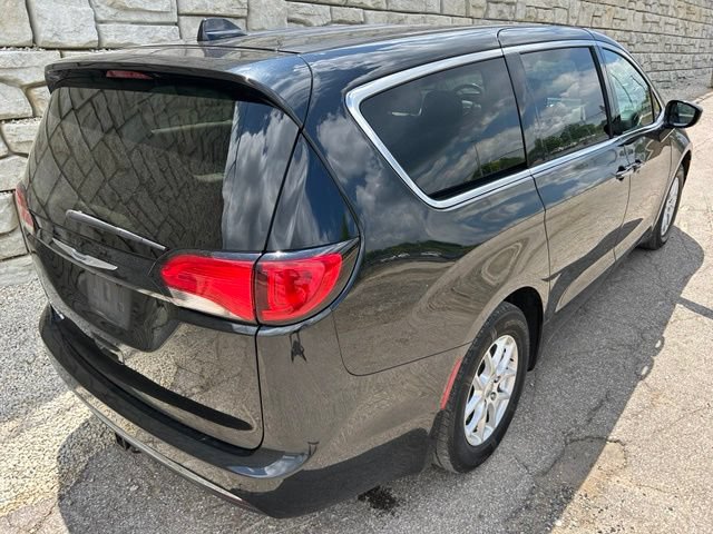Certified 2020 Chrysler Pacifica Touring FWD image 5