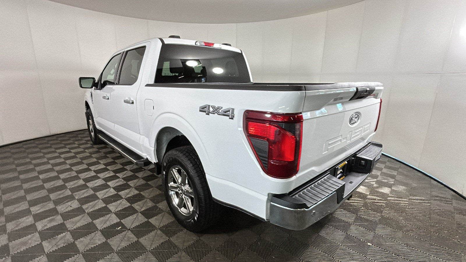 Used 2025 Ford F150 XLT AWD/4WD image 5
