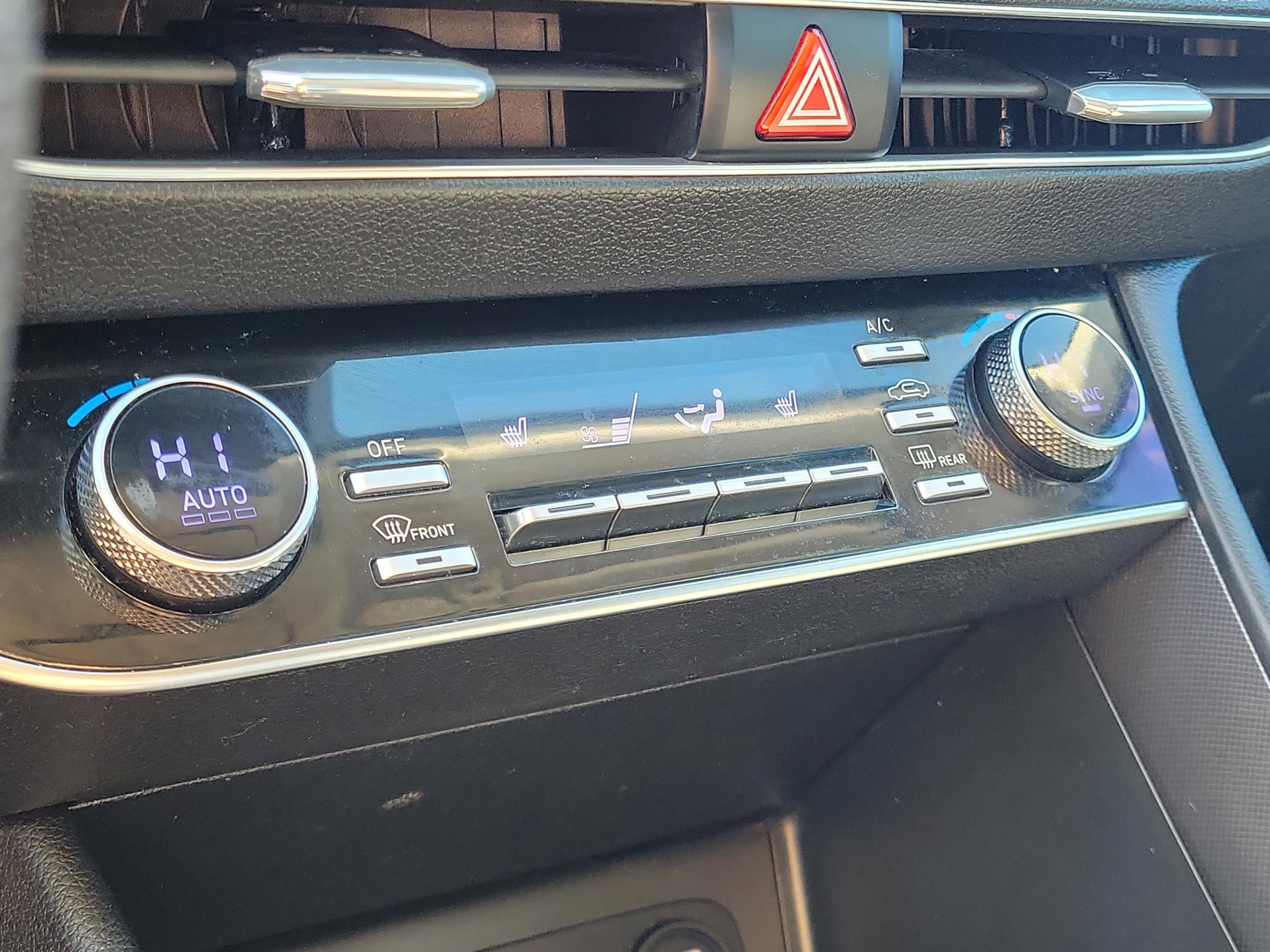 Certified 2021 Hyundai Sonata SEL w/ Preferred Accessory Package image 21