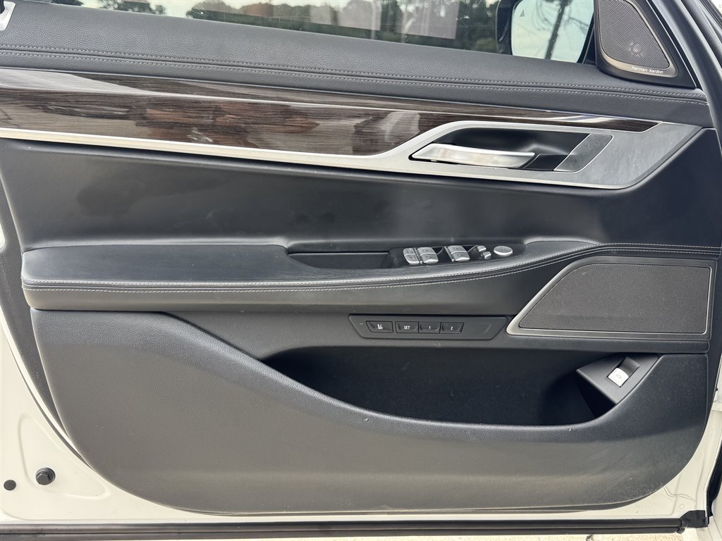 Used 2020 BMW 740i RWD image 13