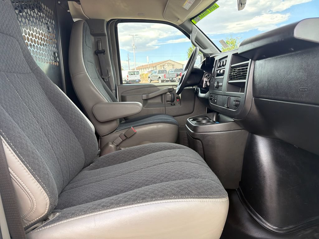 Used 2025 Chevrolet Express 2500 w/ Driver Convenience Package RWD image 16