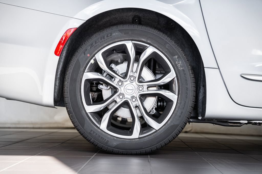 New 2026 Chrysler Pacifica Pinnacle image 17