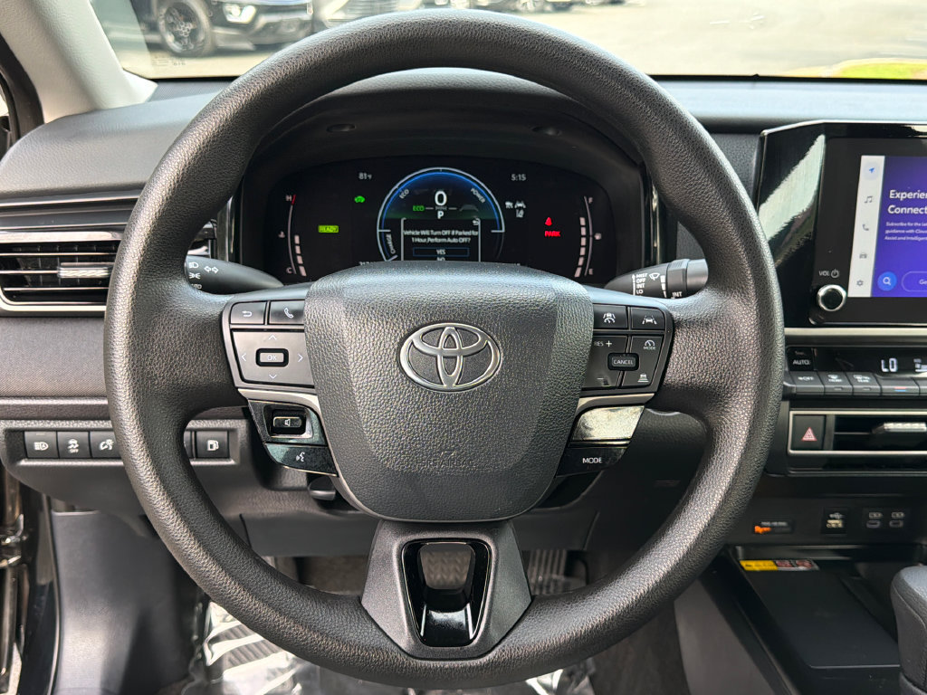 Used 2025 Toyota Camry LE FWD image 21
