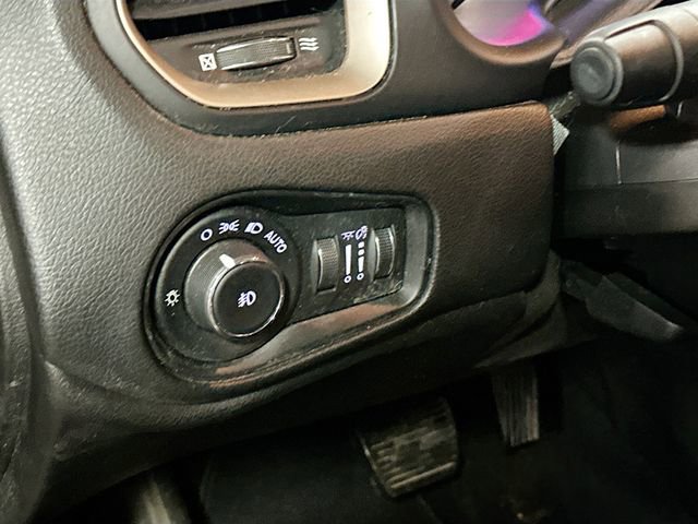 Used 2017 Jeep Renegade Latitude image 11