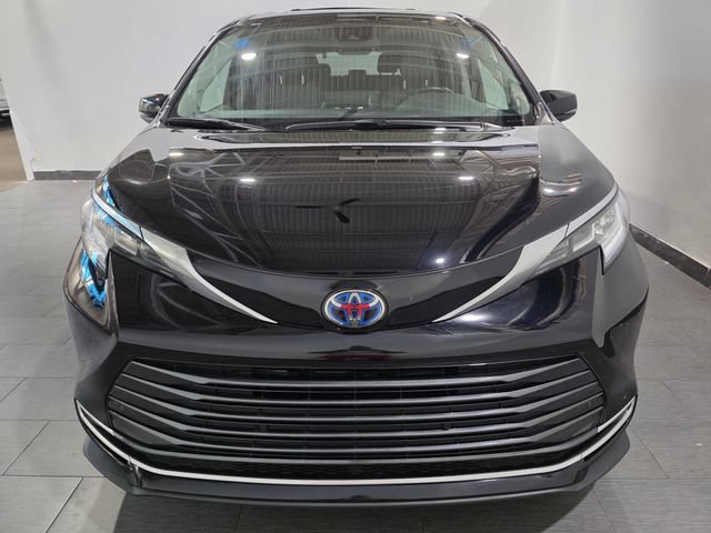 Used 2024 Toyota Sienna Limited AWD/4WD image 8