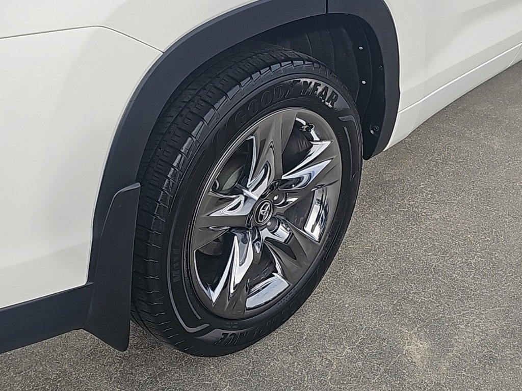Used 2019 Toyota Highlander Limited Platinum image 10