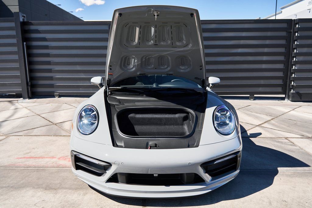 Used 2024 Porsche 911 Carrera 4S w/ Premium Package image 14