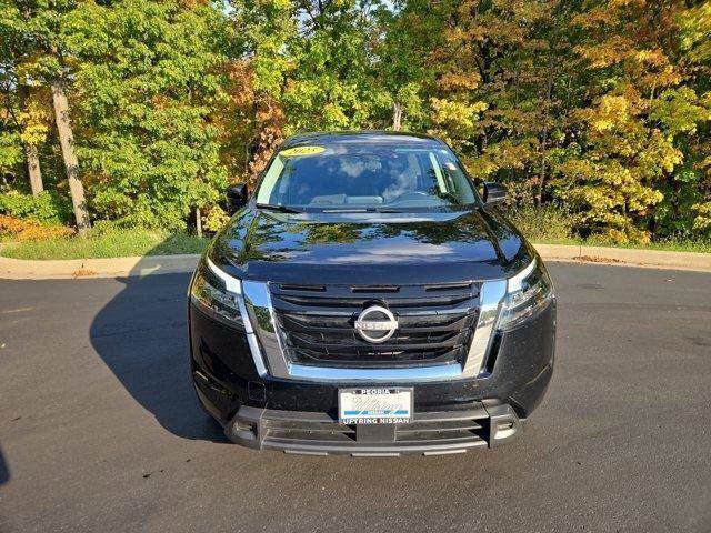 Used 2025 Nissan Pathfinder SV image 7