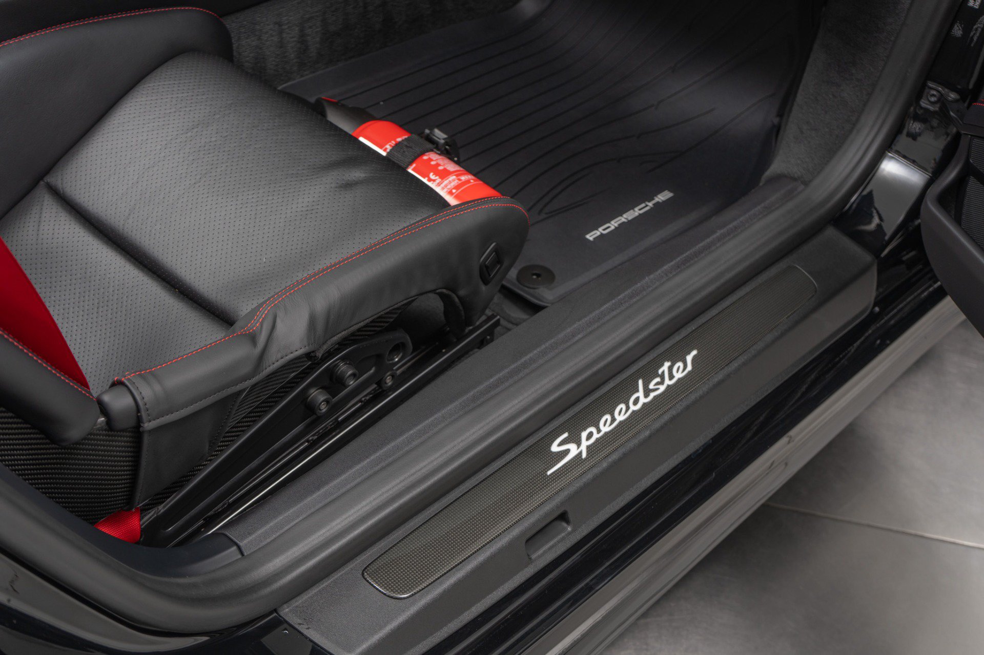 Used 2019 Porsche 911 Speedster RWD image 29