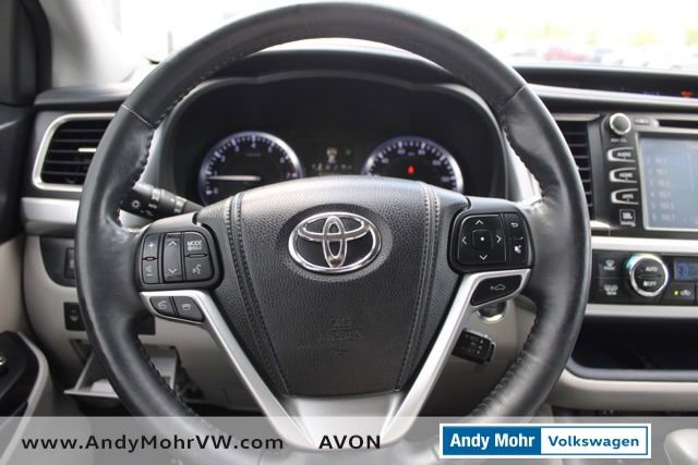 Used 2014 Toyota Highlander Limited Platinum FWD image 36