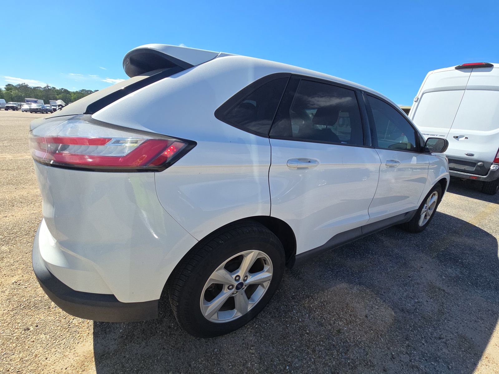 Used 2019 Ford Edge SE w/ SE Fleet Driver's Package FWD image 6