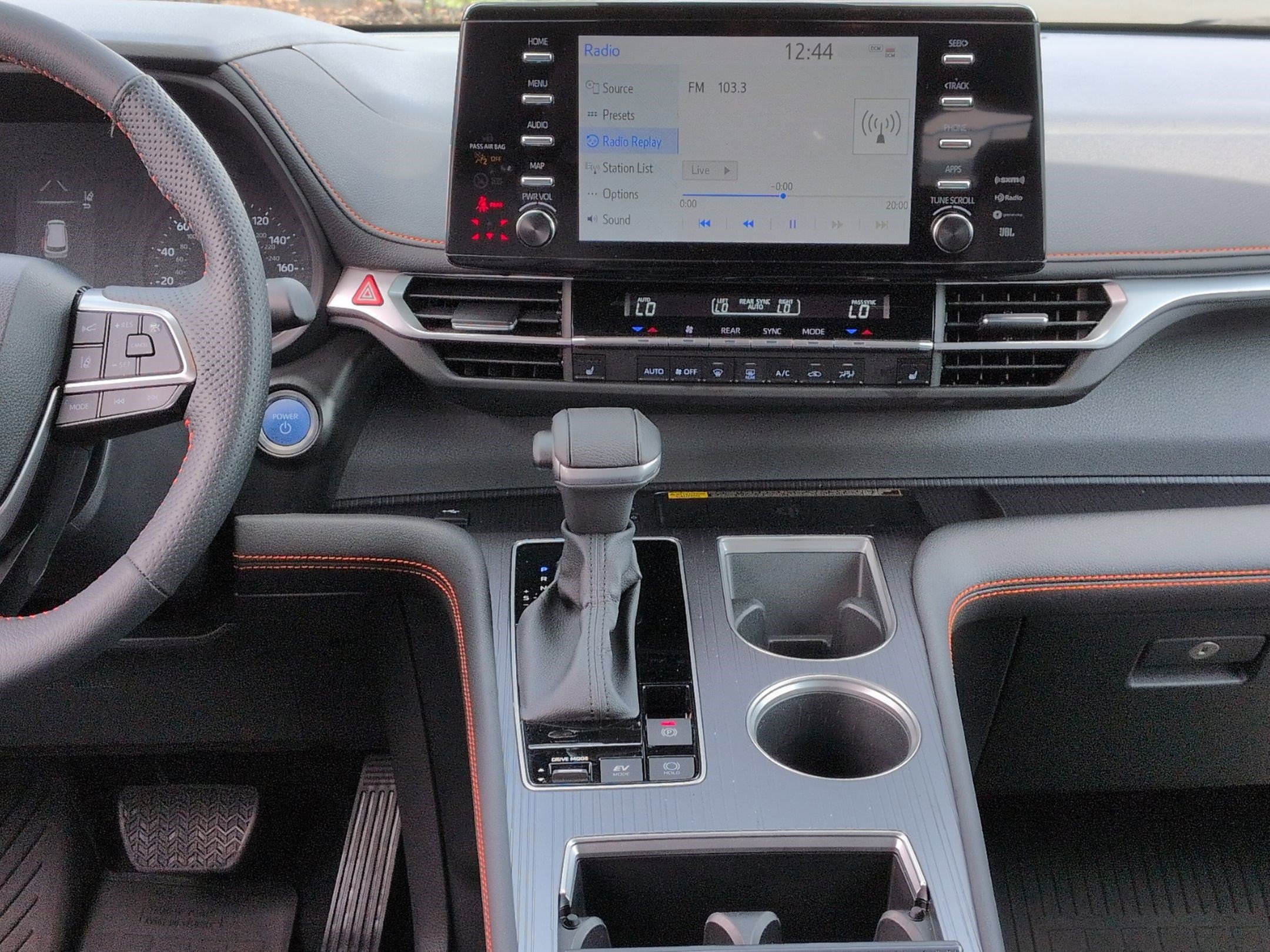 Used 2024 Toyota Sienna XSE w/ XSE Plus Package image 31