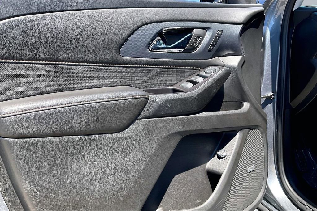 Used 2020 Chevrolet Traverse Premier FWD image 22