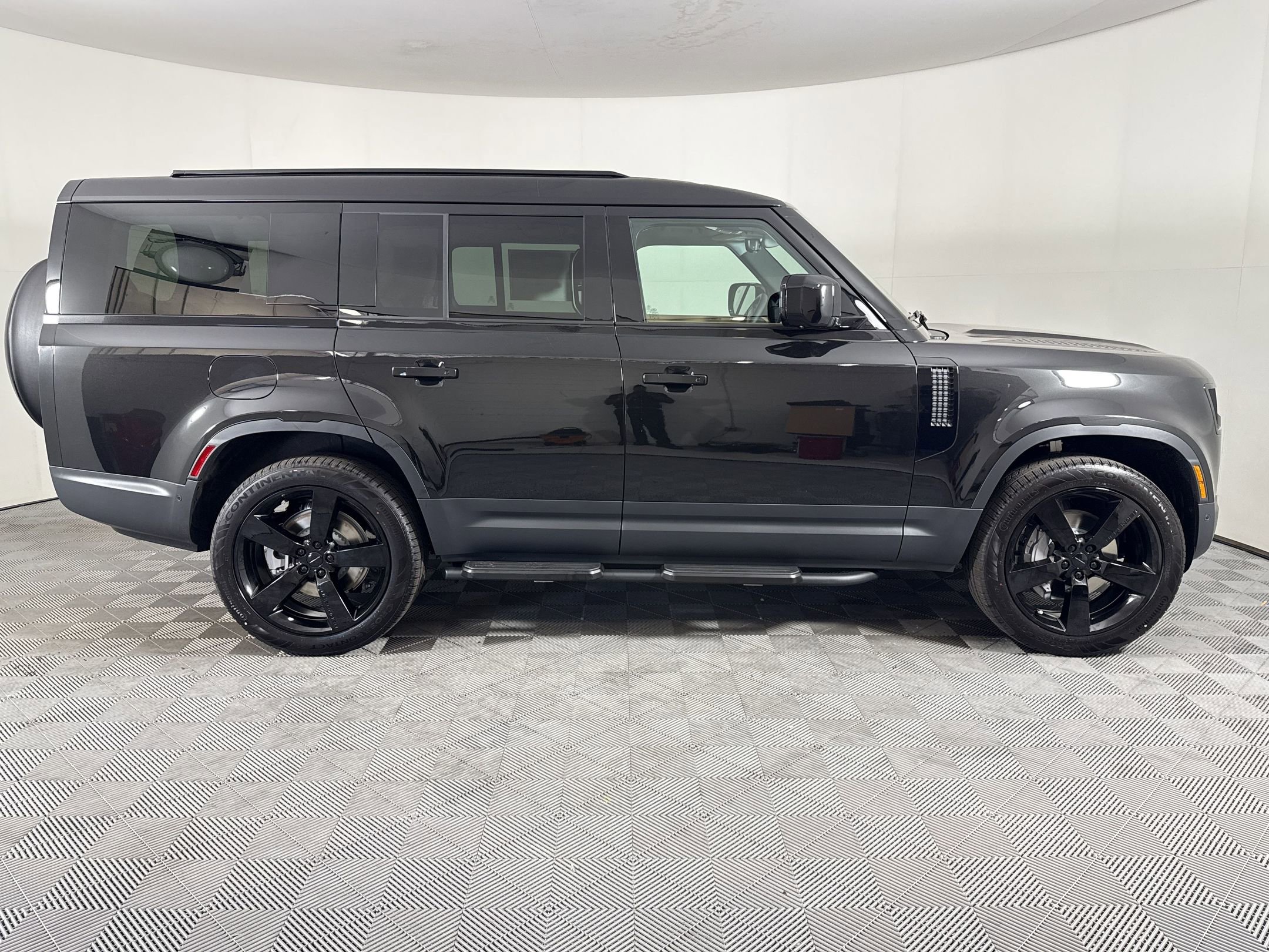 New 2026 Land Rover Defender 130 S AWD/4WD image 8