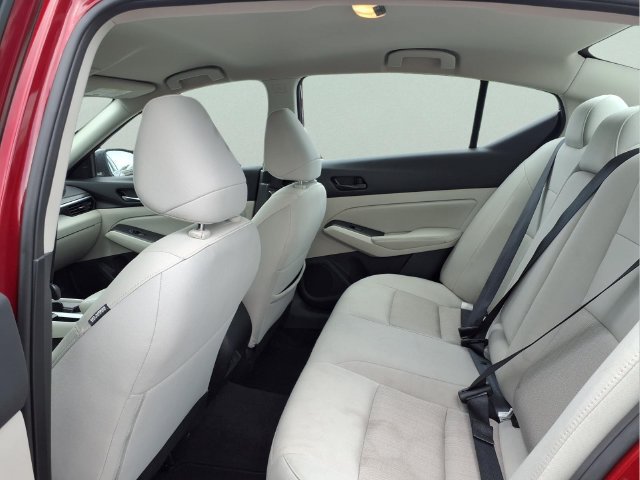 Used 2025 Nissan Altima 2.5 SV FWD image 22