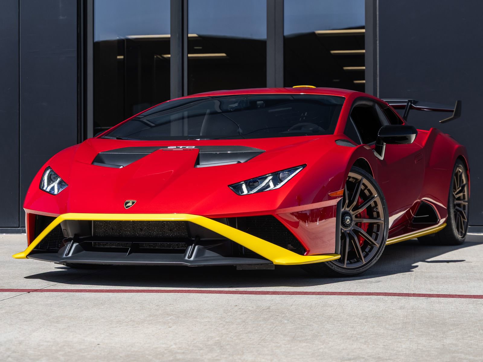 Used 2022 Lamborghini Huracan STO image 1