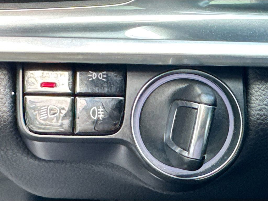 Used 2018 Porsche Panamera 4S image 11