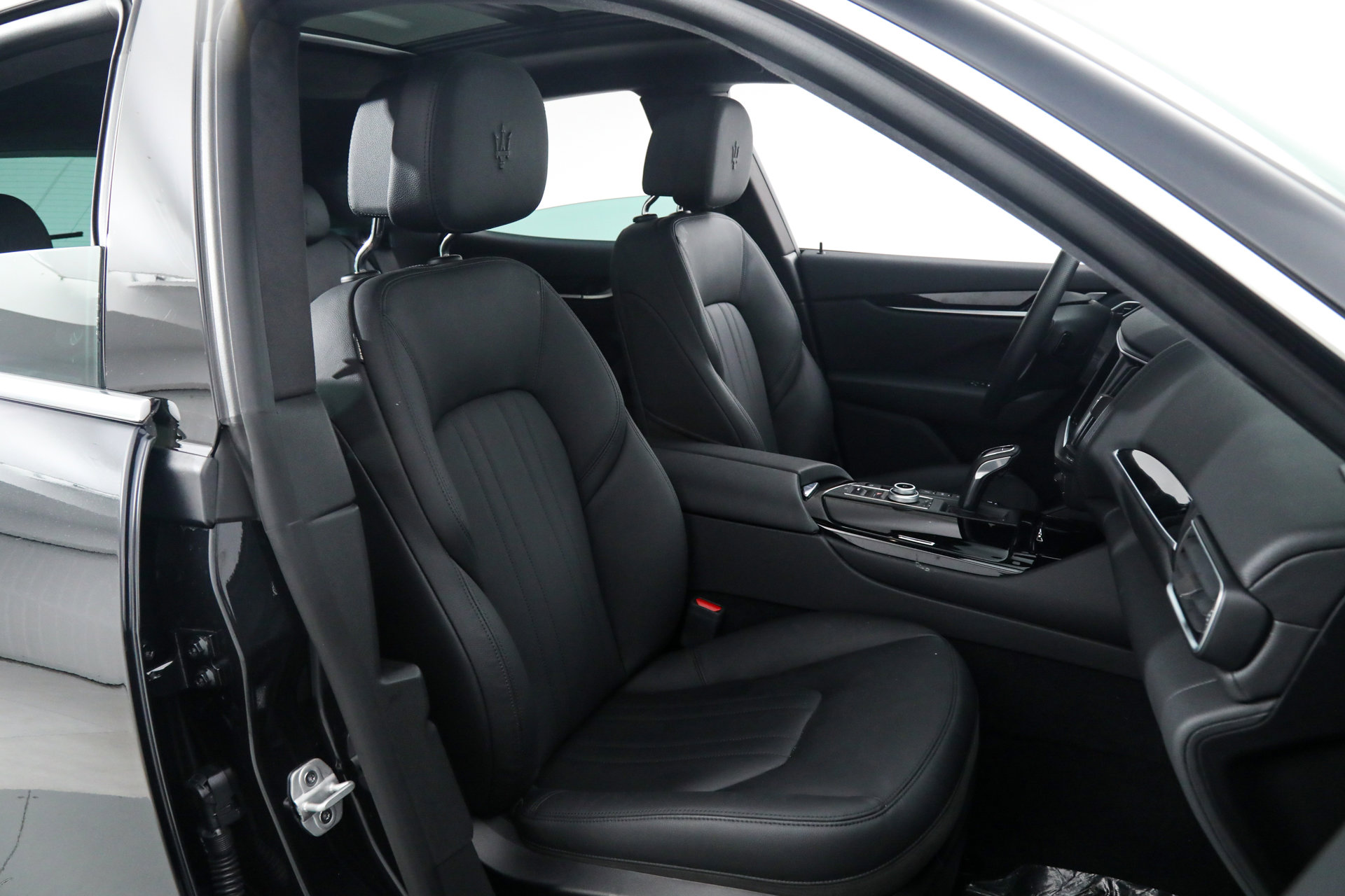 Certified 2023 Maserati Levante GT image 10