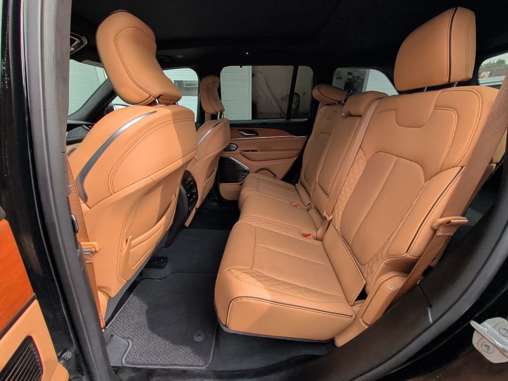 Certified 2023 Jeep Grand Cherokee Summit AWD/4WD image 12