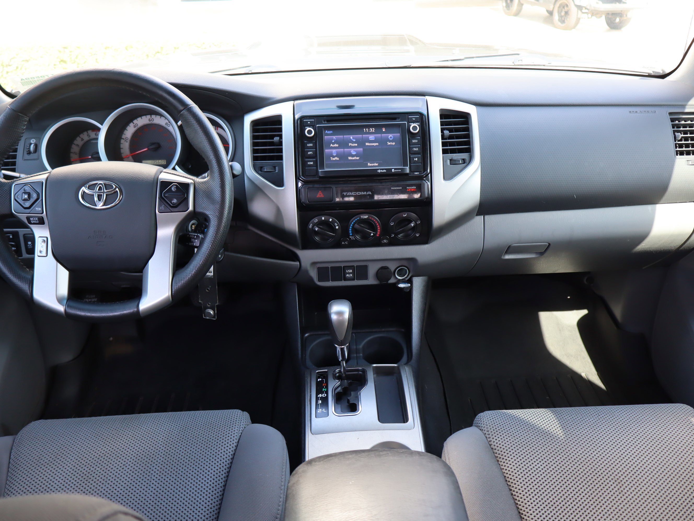 Used 2015 Toyota Tacoma PreRunner w/ TRD Sport Package image 17