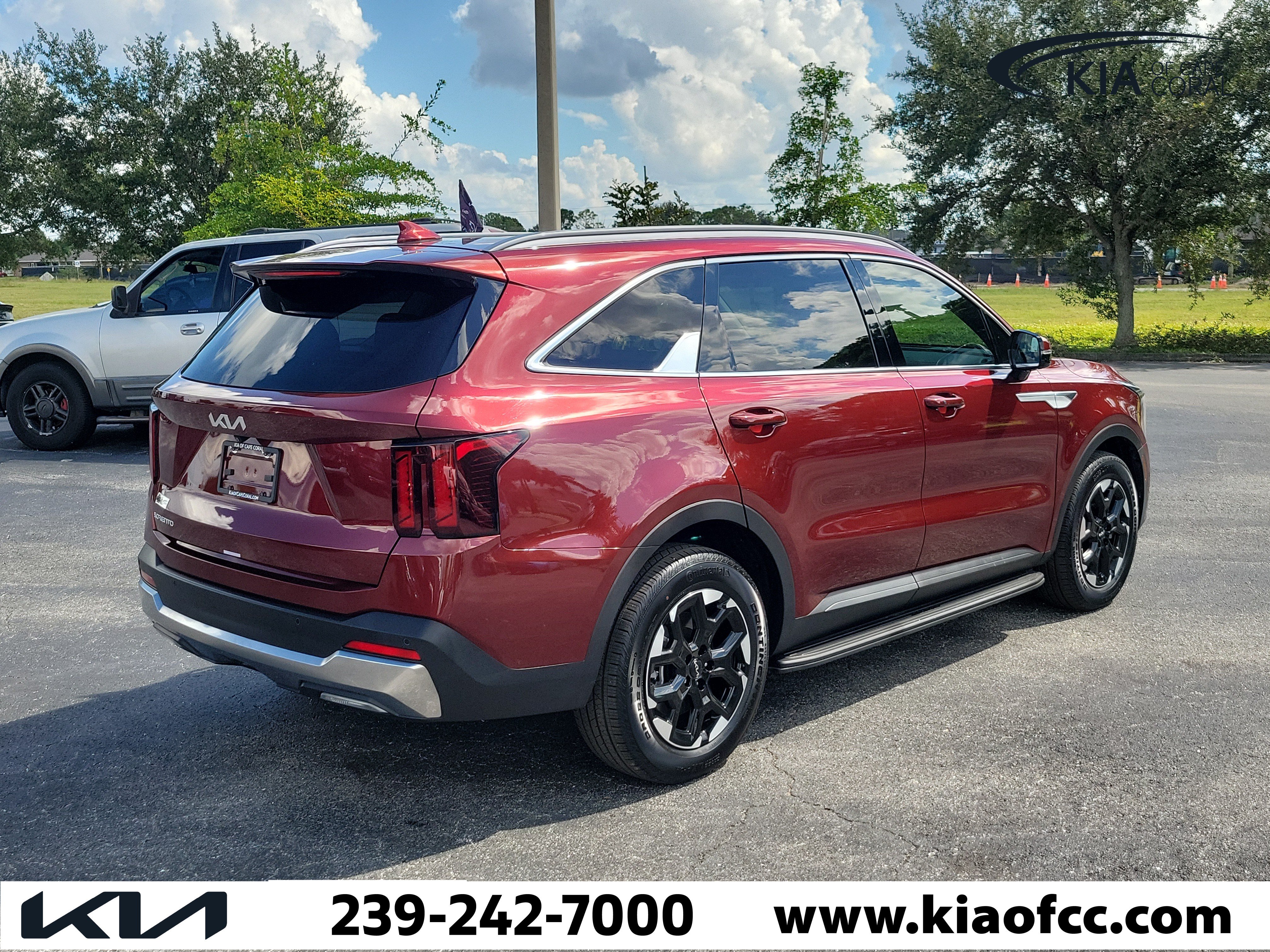 Certified 2025 Kia Sorento S w/ Panoramic Sunroof Package FWD image 6
