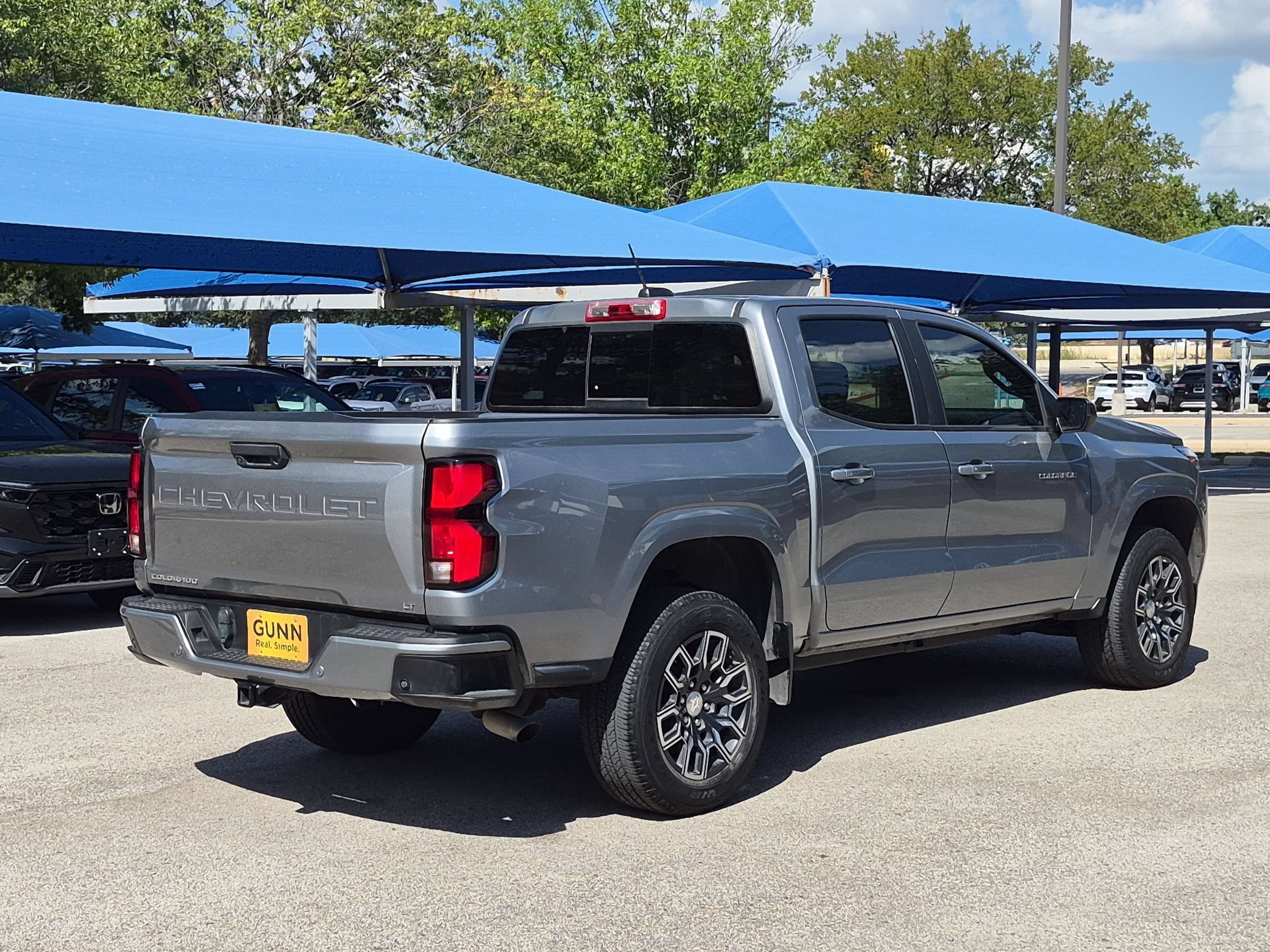 Used 2023 Chevrolet Colorado LT w/ LT Convenience Package III RWD image 3