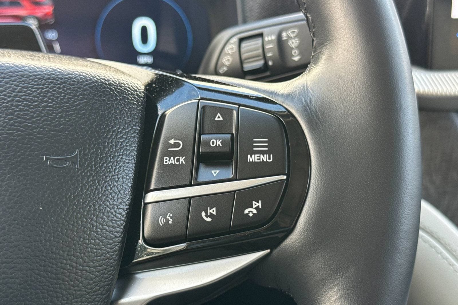 Used 2025 Ford Explorer Platinum w/ Ultimate Package RWD image 36