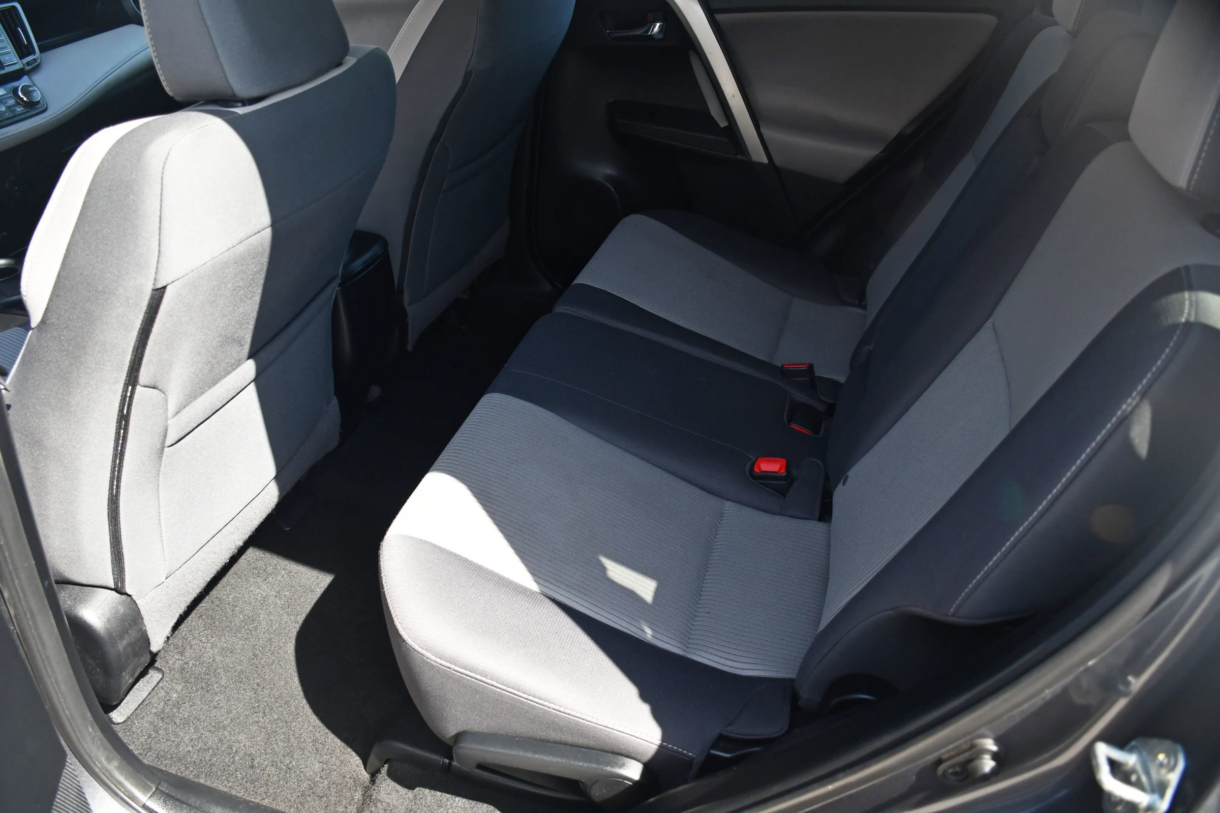 Used 2015 Toyota RAV4 XLE image 20