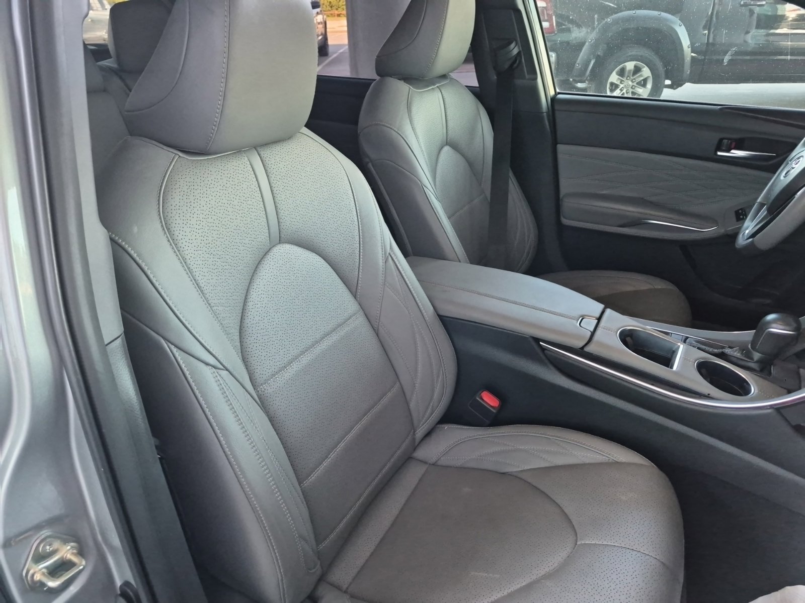 Used 2021 Toyota Avalon Limited w/ Advanced Safety Package FWD image 6