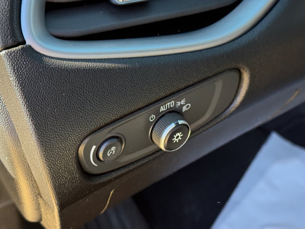 Used 2024 Chevrolet Malibu LT FWD image 19