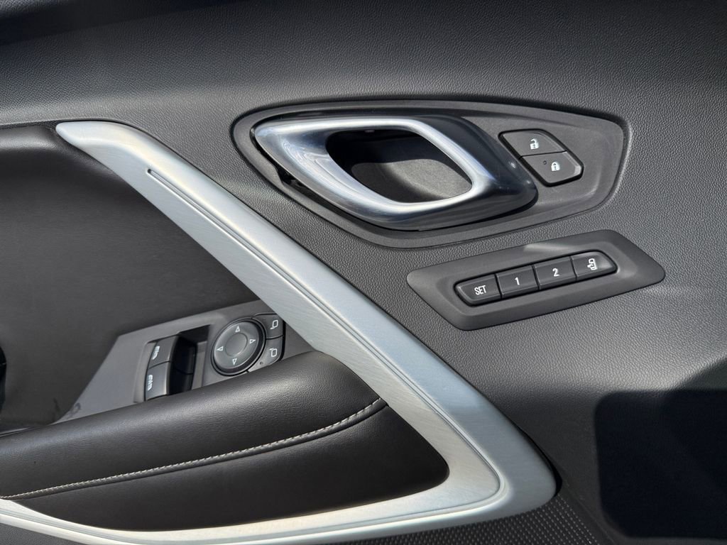 Used 2018 Chevrolet Camaro LT image 17