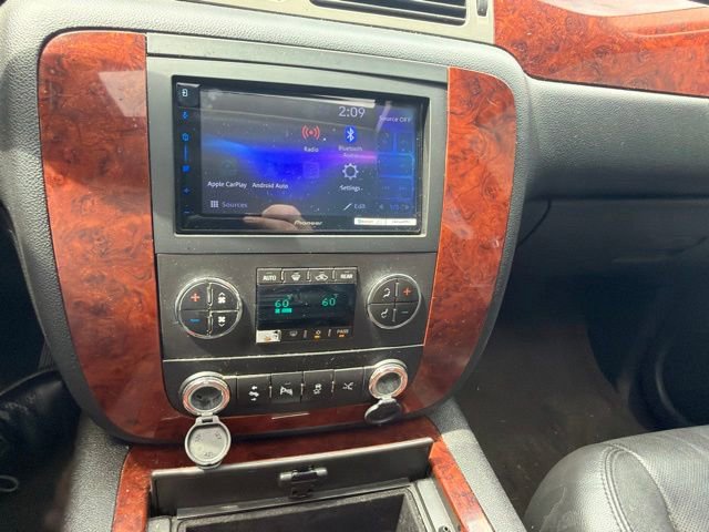 Used 2013 Chevrolet Suburban LTZ AWD/4WD image 26