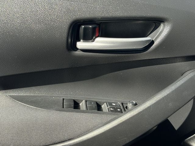Used 2021 Toyota Corolla LE w/ Carpet Mat Package (TMS) FWD image 22