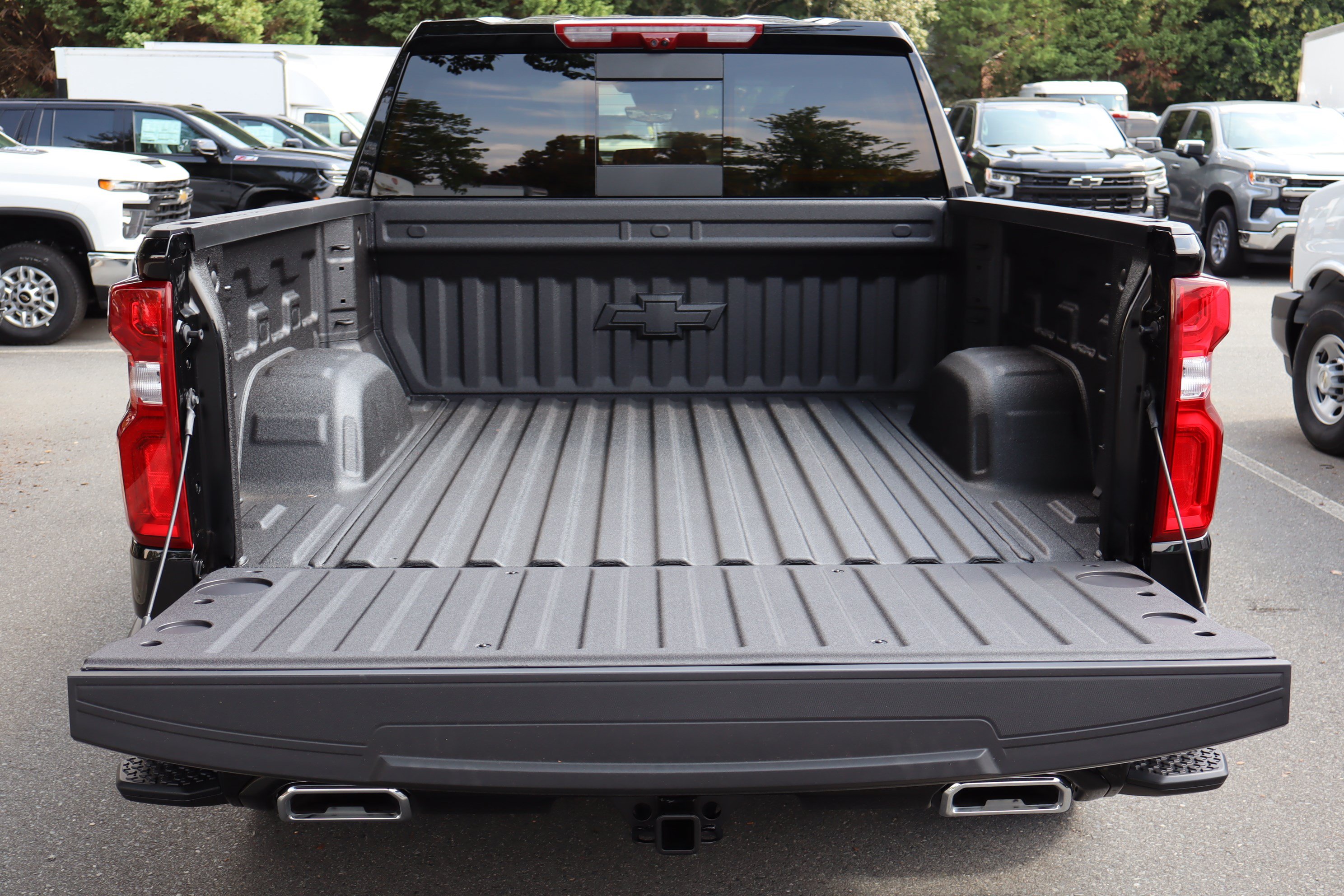 New 2026 Chevrolet Silverado 1500 High Country AWD/4WD image 9