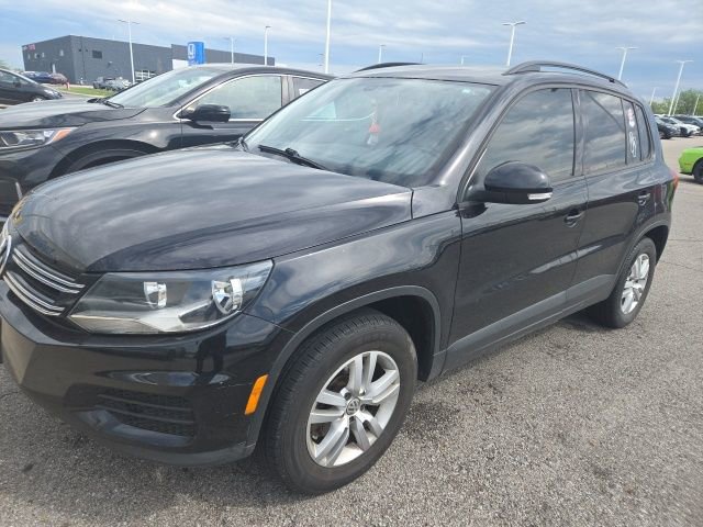 Used 2016 Volkswagen Tiguan S image 7
