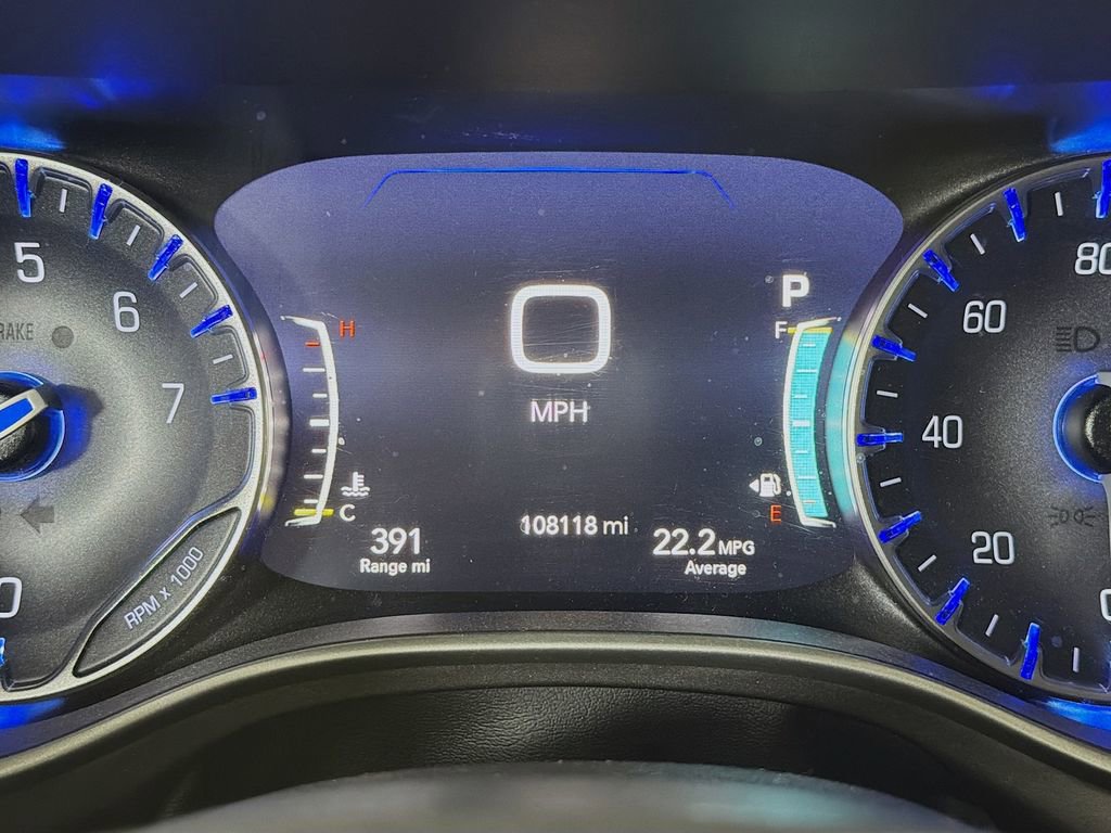 Used 2022 Chrysler Pacifica Touring-L image 14