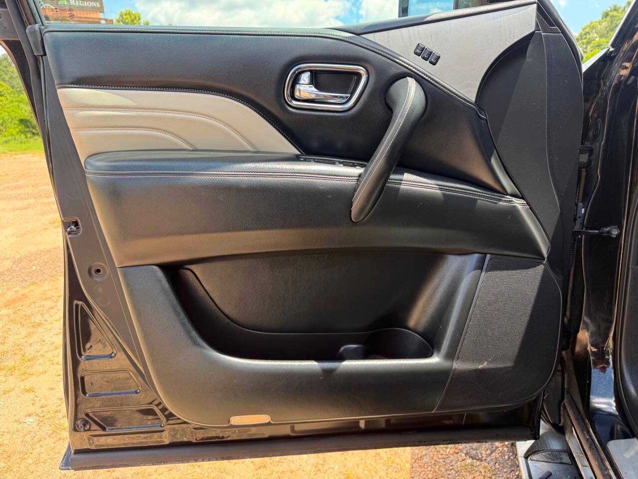 Used 2019 INFINITI QX80 Limited AWD/4WD image 30
