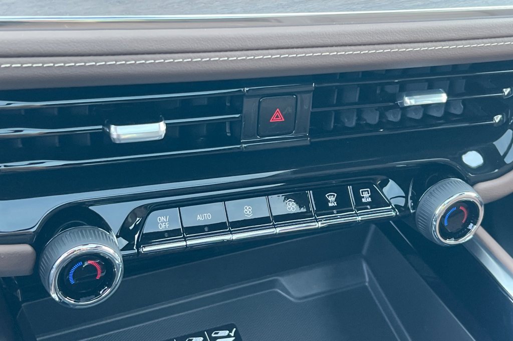 New 2026 Chevrolet Suburban High Country image 20