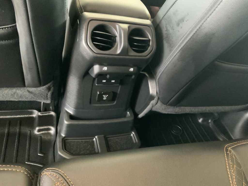 Used 2022 Jeep Wrangler Unlimited Sahara AWD/4WD image 37