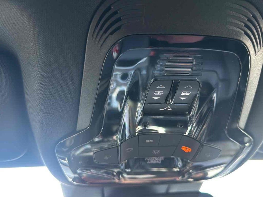 Used 2022 Alfa Romeo Giulia Ti AWD/4WD image 50