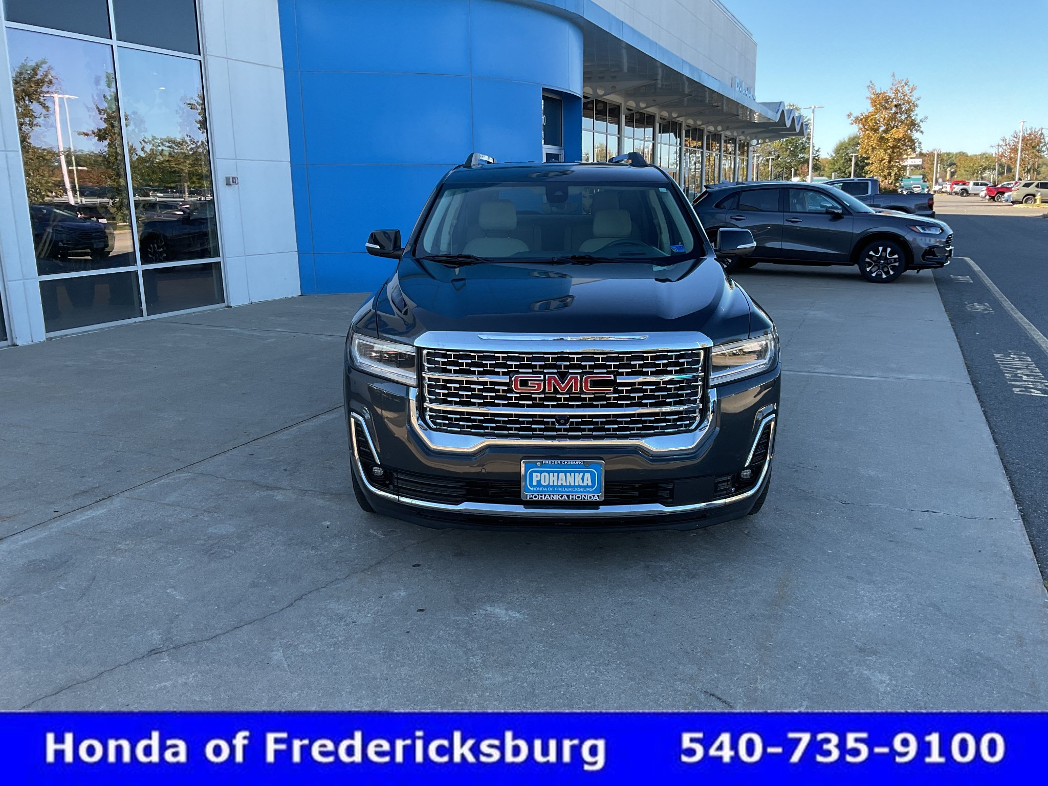 Used 2023 GMC Acadia Denali w/ Denali Ultimate Package FWD image 9