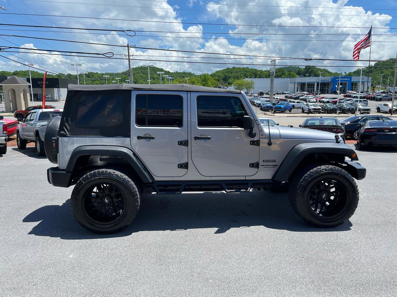 Used 2018 Jeep Wrangler Unlimited Sport S AWD/4WD image 6