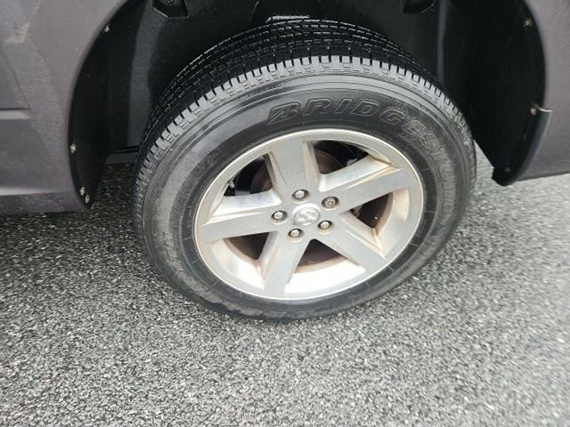 Used 2016 RAM 1500 Express RWD image 10