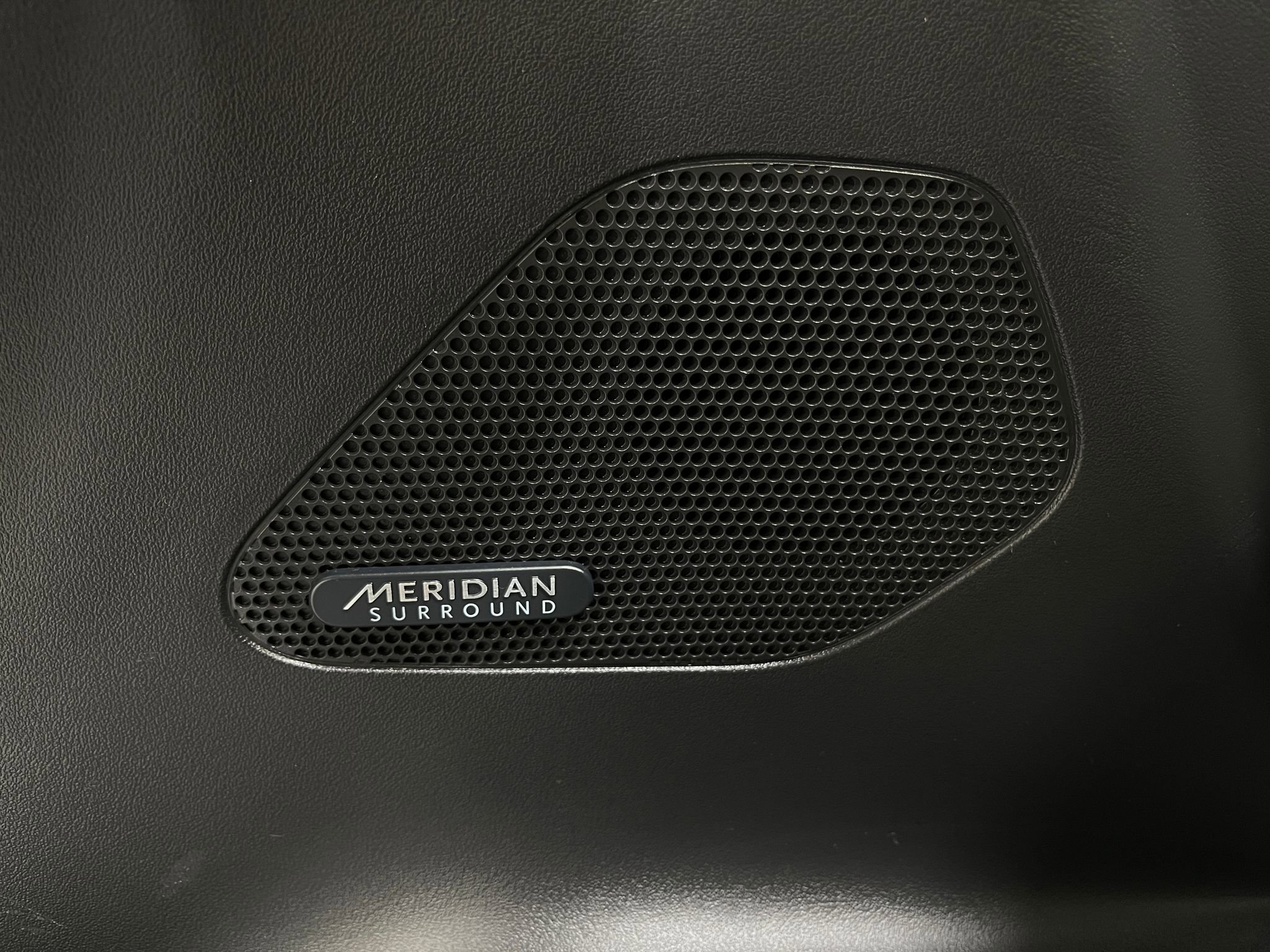 Used 2019 Jaguar F-PACE Prestige image 18