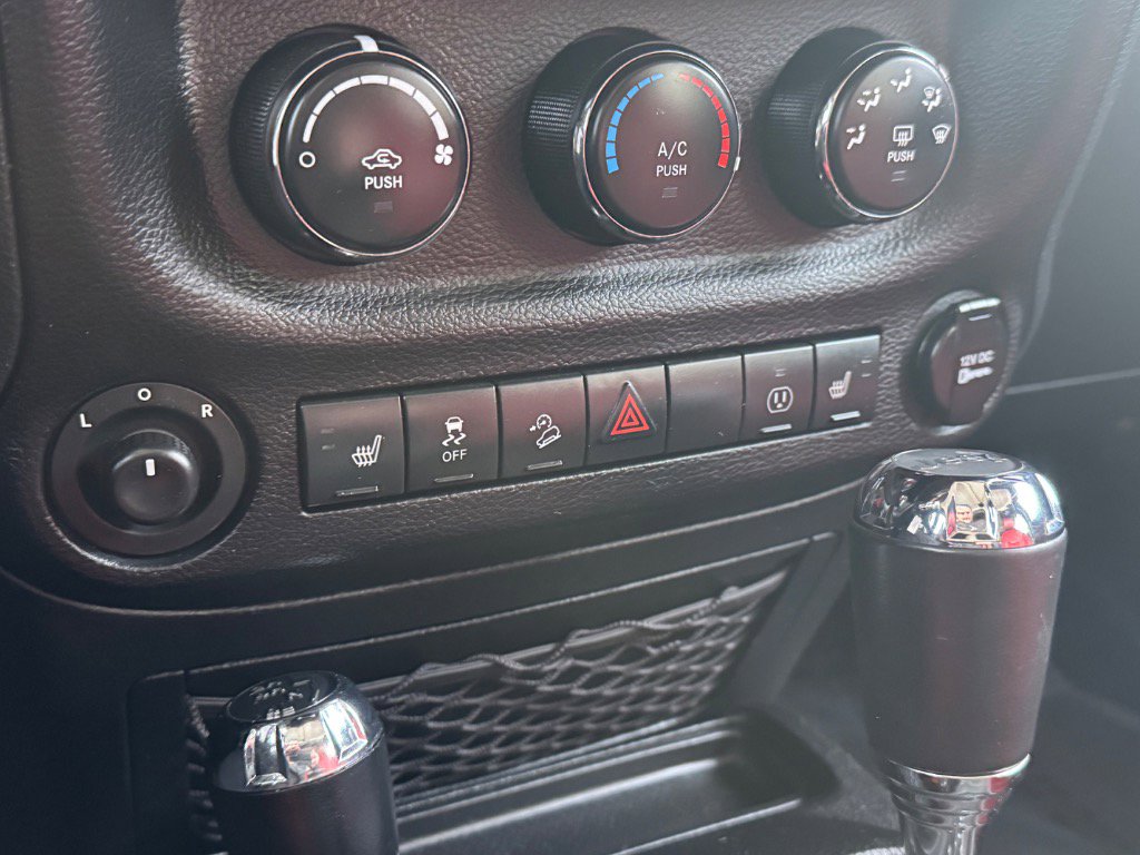 Used 2013 Jeep Wrangler Rubicon image 33