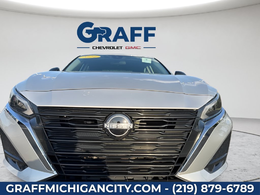 Used 2024 Nissan Altima 2.5 SV FWD image 10